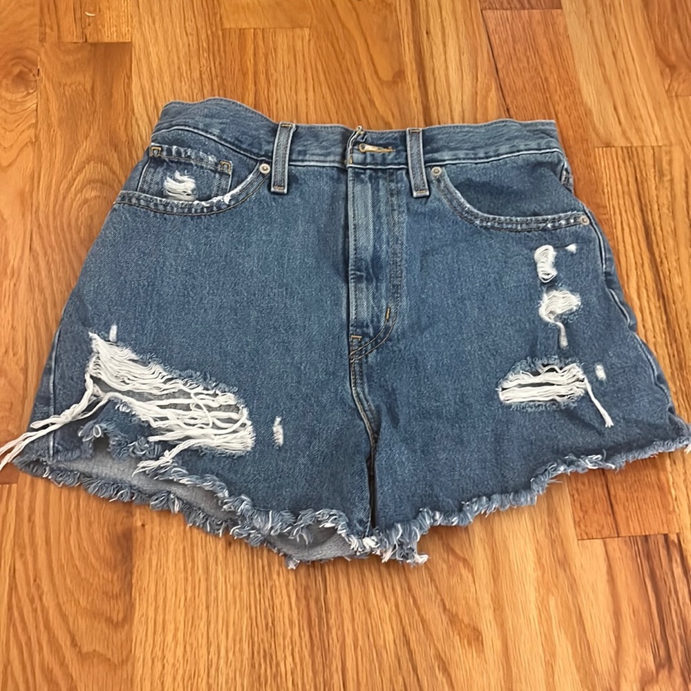 Levi high waisted mom short